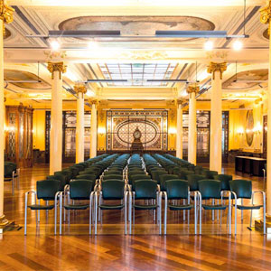 Salón de columnas - edificio Caja Rural de Aragón