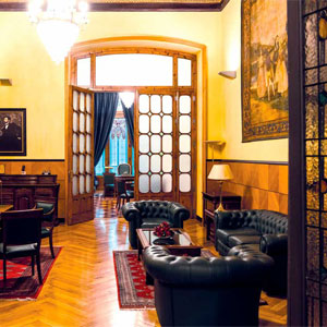 Basilio Paraíso - edificio Caja Rural de Aragón