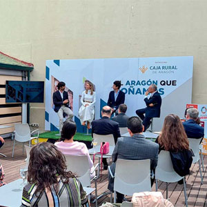 Cafetería y terraza - edificio Caja Rural de Aragón